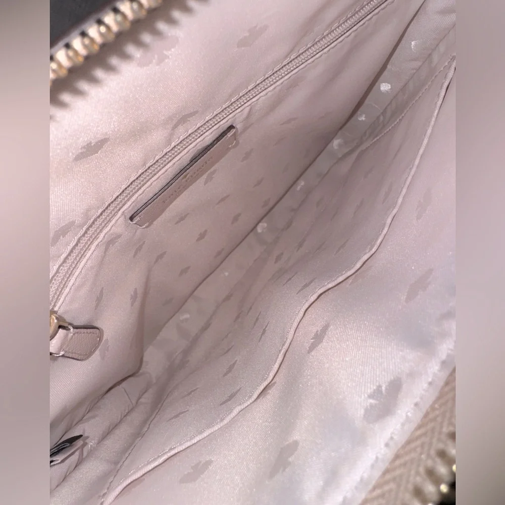 Kate Spade New York Saffiano Leather Crossbody - Like New - Picture 5 of 10